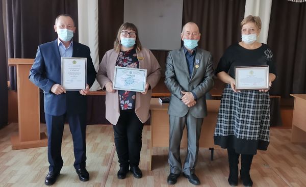 Ұстаздар күні колледж қызметкерлерін марапаттау